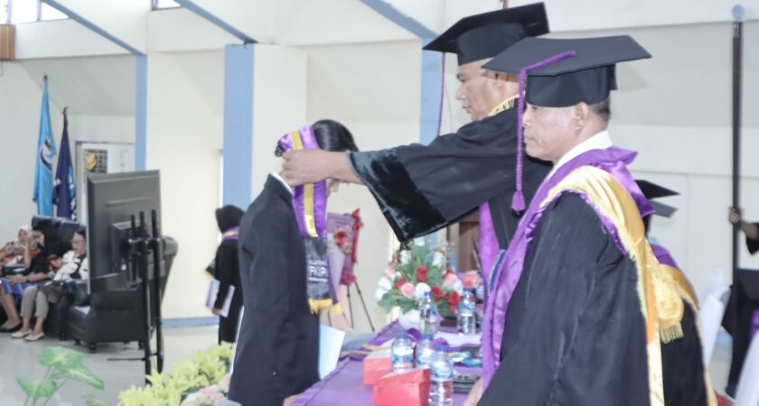 Pengukuhan dan Penggelaran Lulusan Sarjana FKIP Unpatti Periode Oktober Tahun 2025