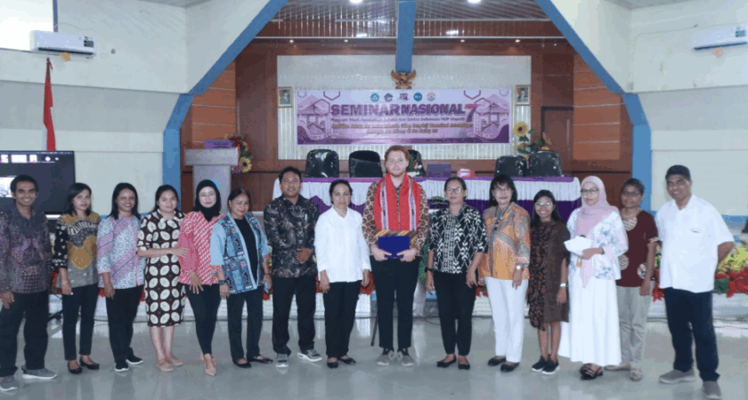 Seminar Nasional ke-7 PBSI FKIP Unpatti: Mengulas Tantangan dan Peluang Pendidikan Bahasa dan Sastra Indonesia dalam Perspektif Komunikasi Antarbudaya di Era Society 5.0