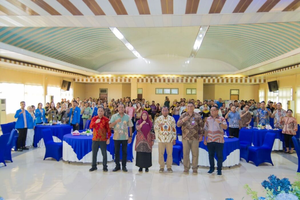 LAUNCHING FORKOM FKIP SE-INDONESIA DI FKIP UNIVERSITAS PATTIMURA