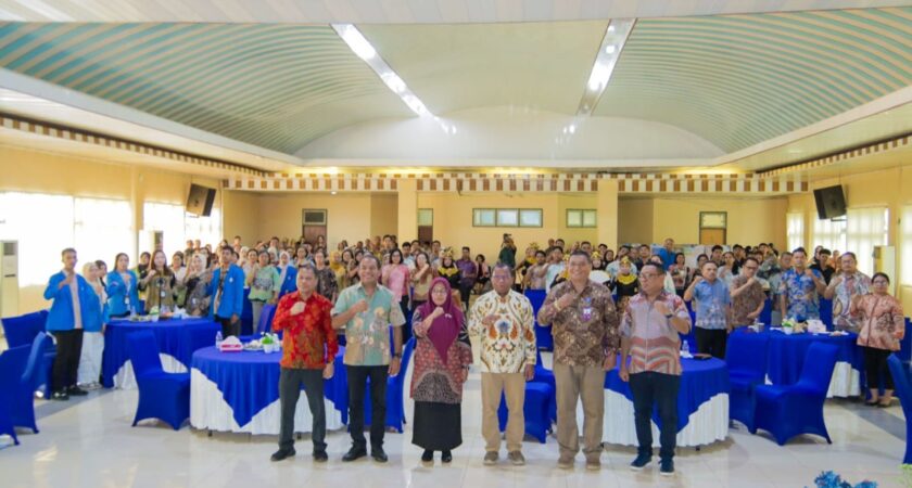 LAUNCHING FORKOM FKIP SE-INDONESIA DI FKIP UNIVERSITAS PATTIMURA